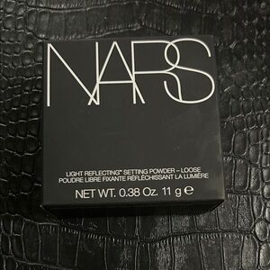 NARS Light Reflecting Setting Powder - Black